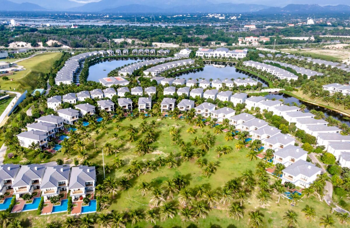 Green planned township aerial - LORDS OF THE LANDS Aerial view of a green planned township — Lords of the Lands