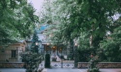 Private villa nestled among mature trees — Lords of the Lands